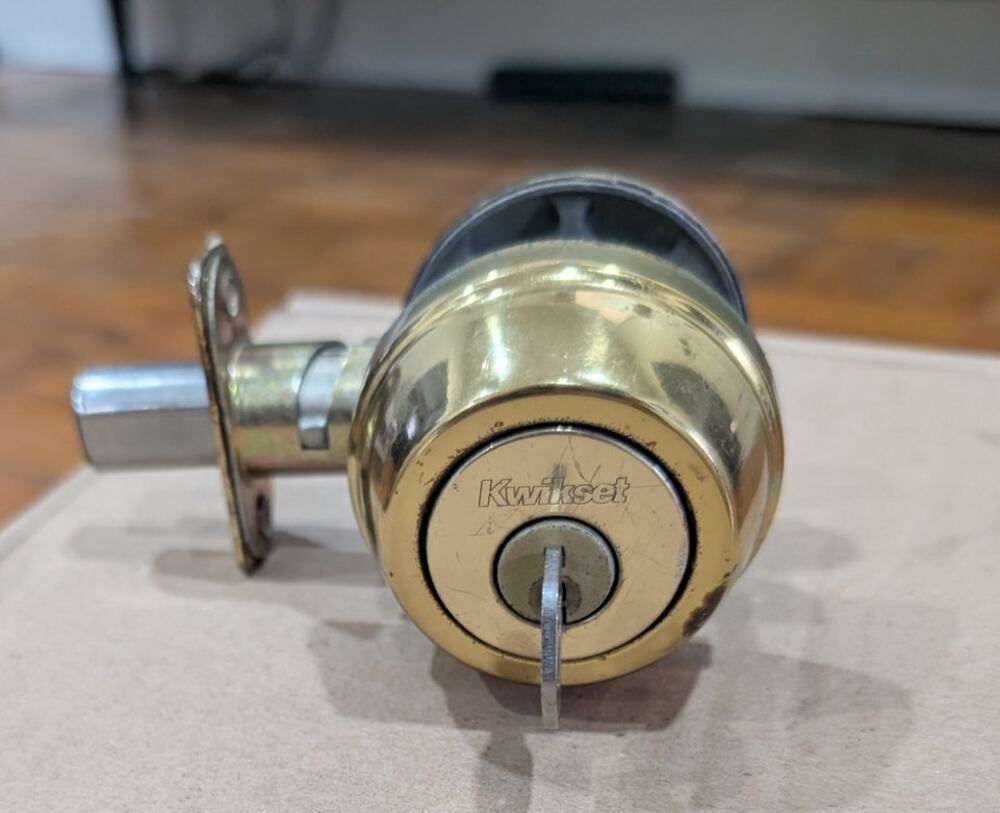 Kwickset 90's 660 Series Single Cylinder Deadbolt Set Polished Brass
